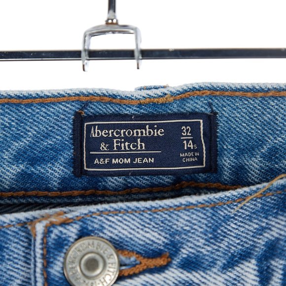 Abercrombie & Fitch High Rise Mom Jean Size 32 Short - Picture 4 of 5
